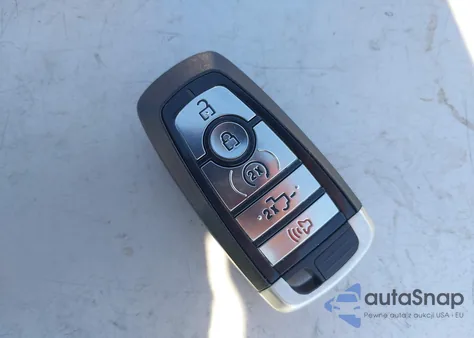 2017 Ford Fusion Titanium из США, поврежденный, VIN 3FA6P0K95HR130780